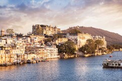 Bunk & Beyond Hostel