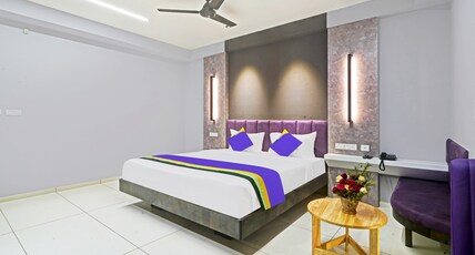 Treebo Premium La Orchid, Big Temple Room Type - Spacious Premium Room