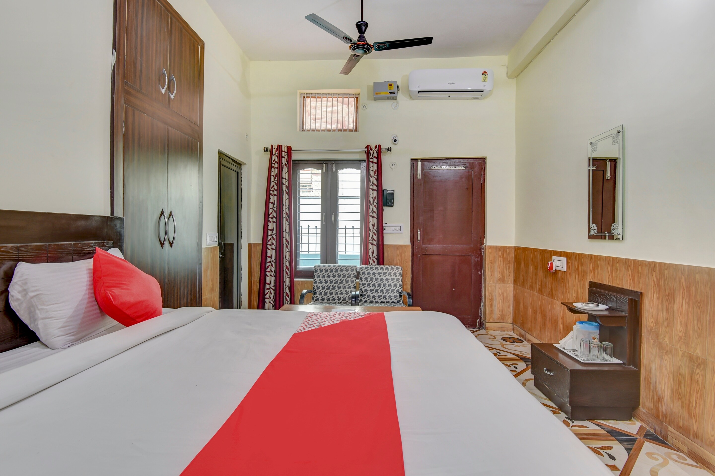 Hotel O by OYO Pragya Inn - Tap to explore photos