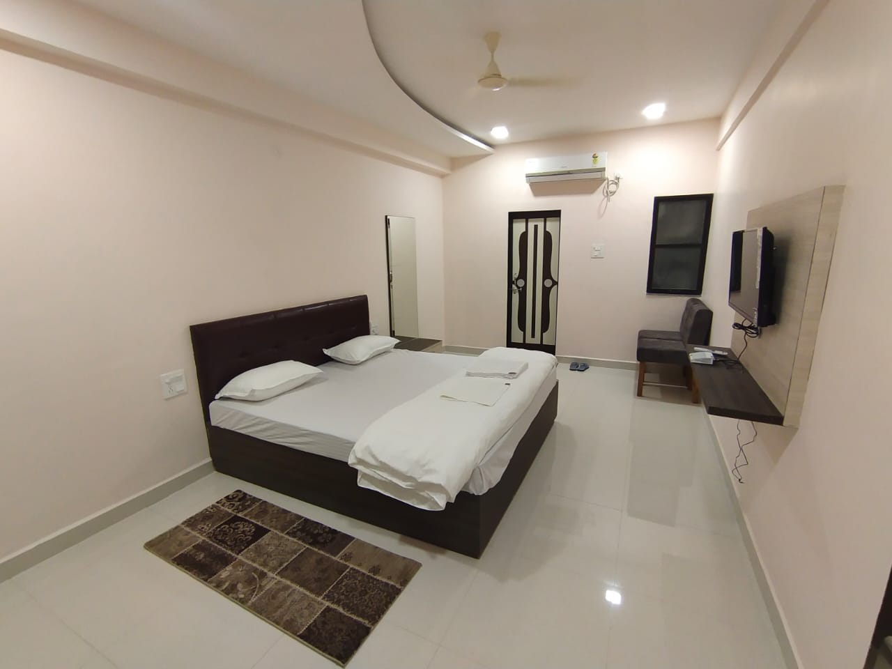 HOTEL MAA JAGDAMBA PALACE - Tap to explore photos
