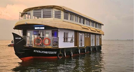 White Rose House Boat Room Type - 4 Bedroom Deluxe Private Houseboat - AC from 9 PM to 6 AM White Rose House Boat Room Type - 4 Bedroom Deluxe Private Houseboat - AC from 9 PM to 6 AM