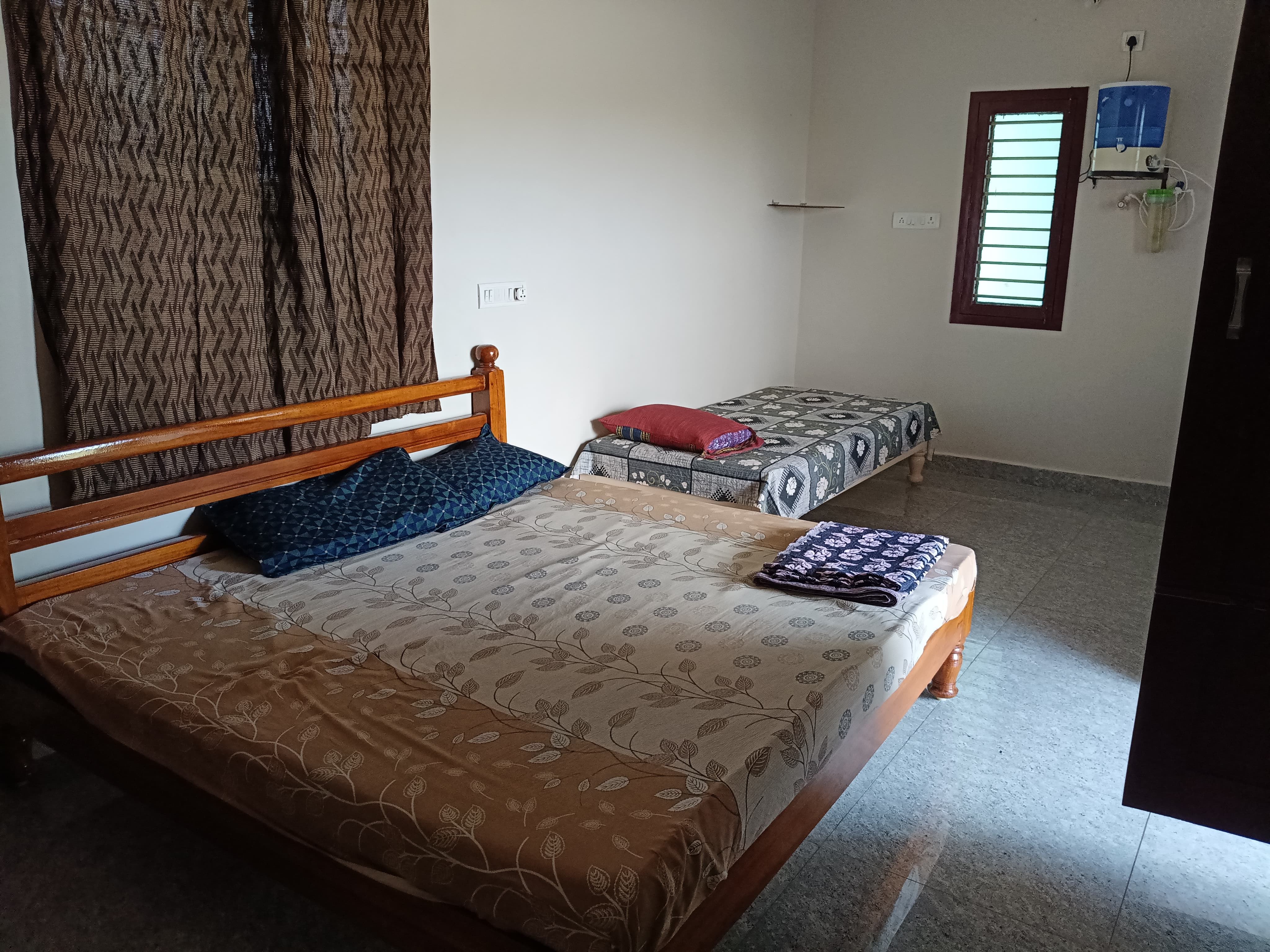 SSS Guest House TVM - Tap to explore photos