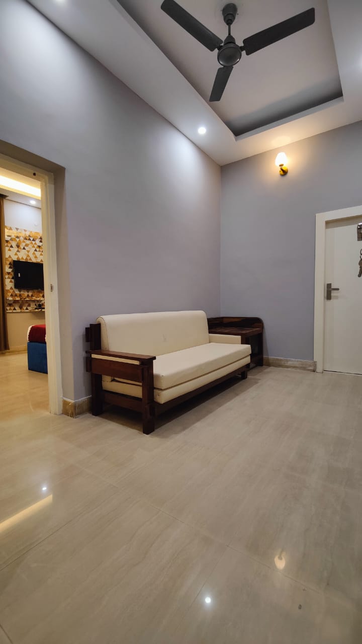 Hotel Raj Gyan Niwas - Tap to explore photos