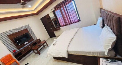 Shri Hari sarnam Room Type - Deluxe Room
