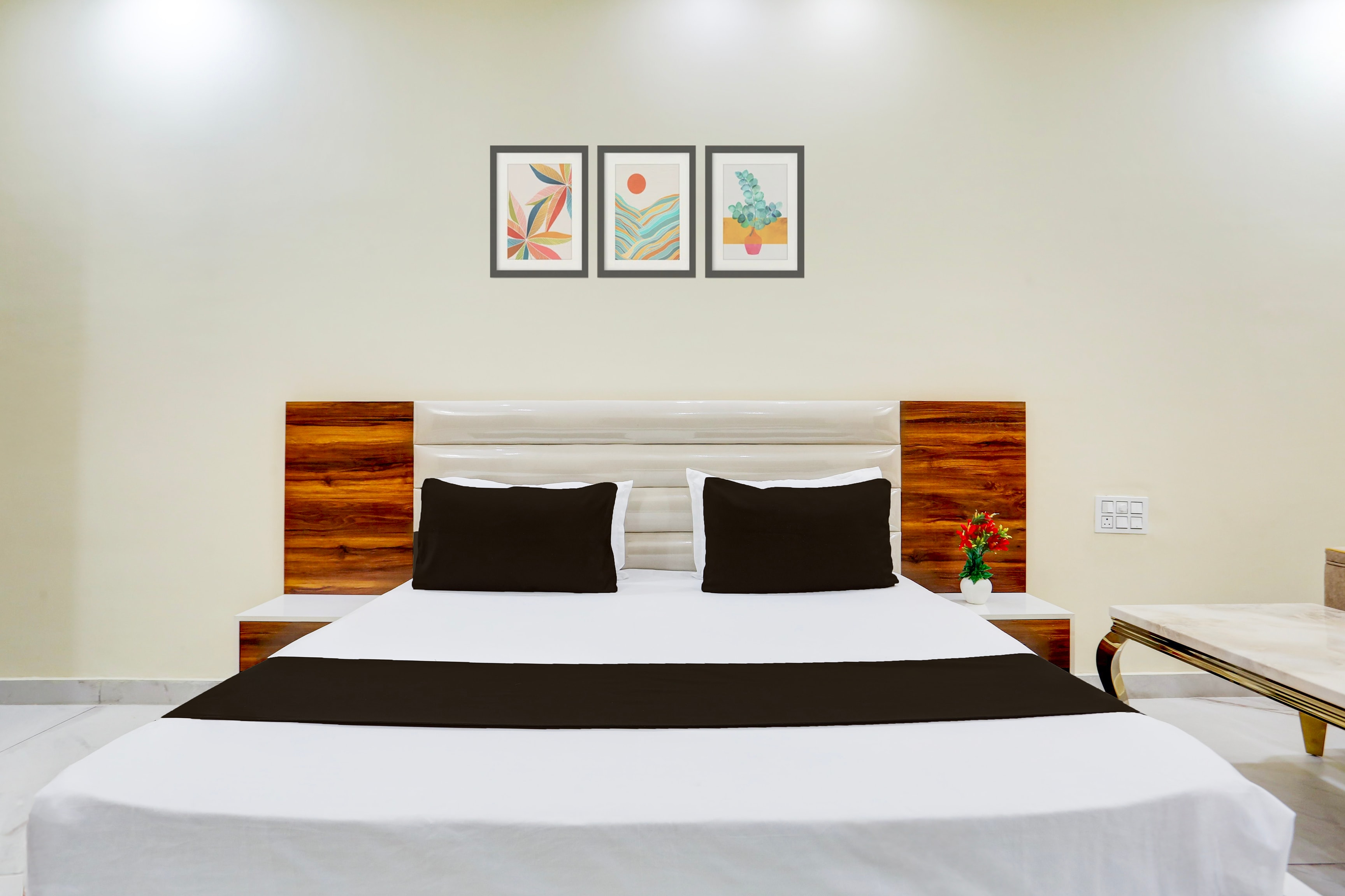 Hotel O amrindra - Tap to explore photos