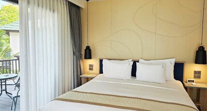 Phi Phi Holiday Resort Room Type - Beachfront Premier Plus(MMT)