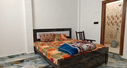 Karuna Nidhan Guest House Room Type - Deluxe Double Room