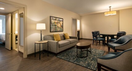 Embassy Suites by Hilton New Orleans Room Type - 2 KING BEDS- 2 BEDROOM STE