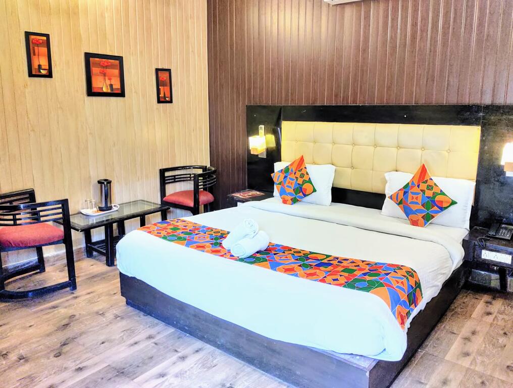 Heritage Hotel - Tap to explore photos