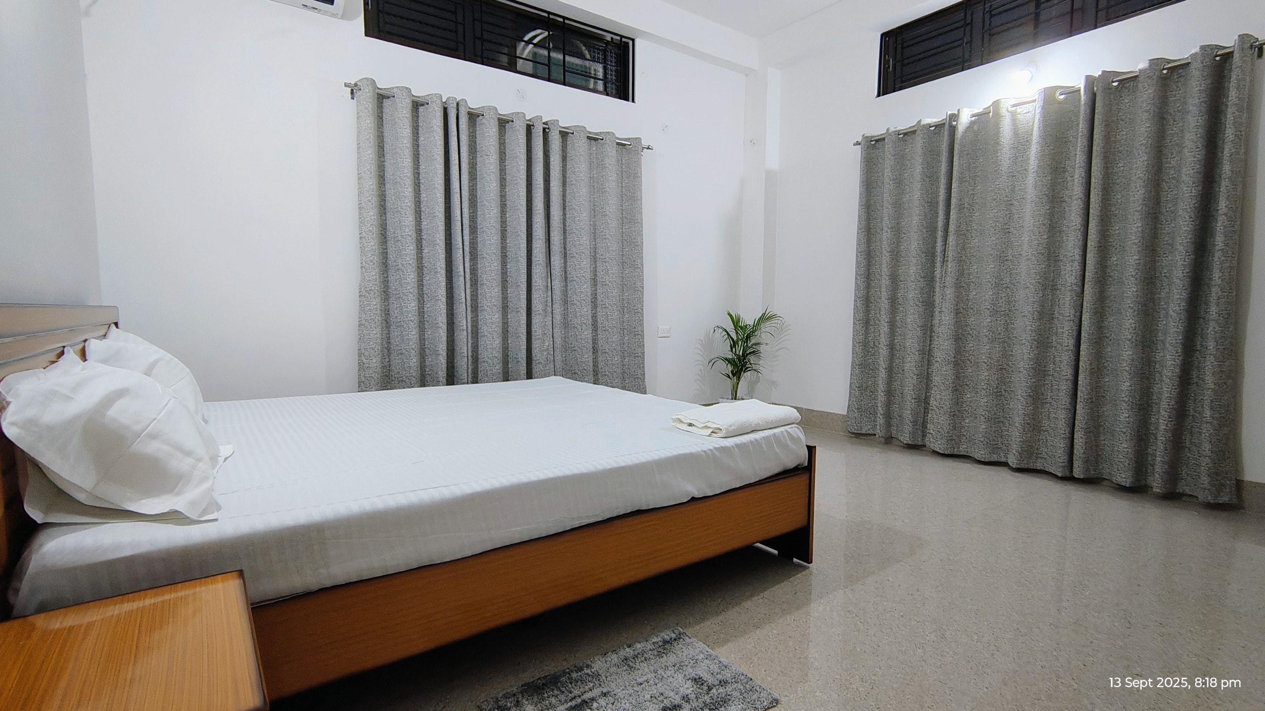 Dhriti Apartment | 3Min From Airport - Tap to explore photos
