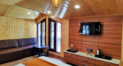 DK Residency Room Type - Attic Room | Mountain View
