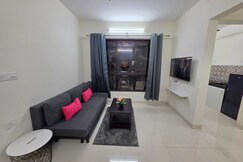 2BHK Apartment In Dadar Near TMH By Florastays