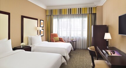  Movenpick Grand Al Bustan Room Type - Classic Room with 2 single beds