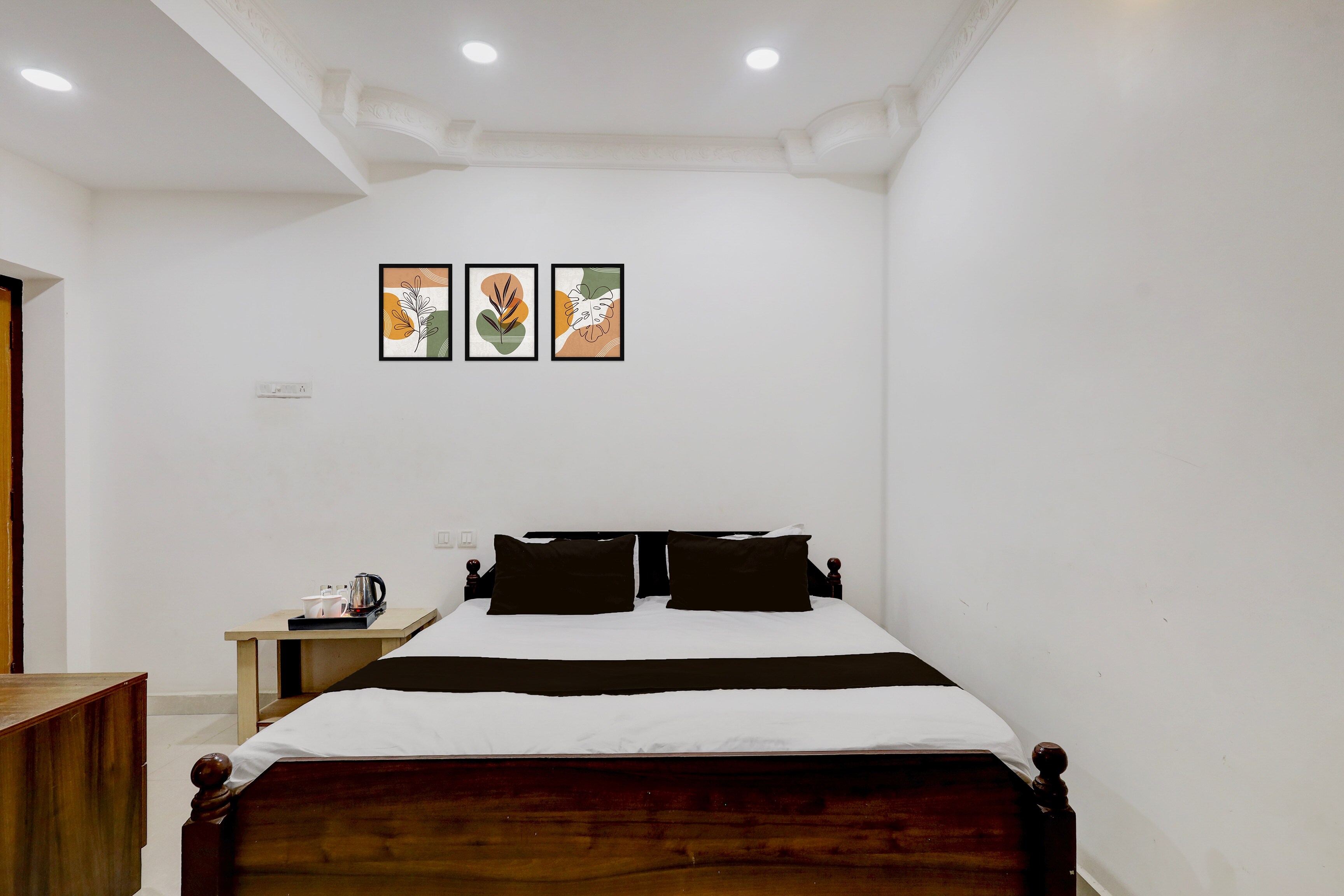 Hotel O Oragadam Industrial Estates Chennai Formerly SSM Rooms - Tap to explore photos