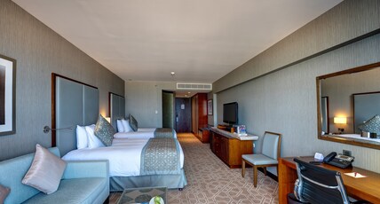 Crowne Plaza DUQM Room Type - 2 Twin Premium Sea view with Balcony