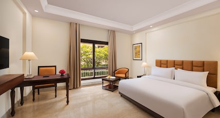 V Sarovar Portico MI Road Jaipur Room Type - Deluxe Room with Bathtub (King Bed) V Sarovar Portico MI Road Jaipur Room Type - Deluxe Room with Bathtub (King Bed)