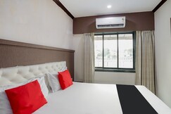 SAPNA LODGING AND BOARDING