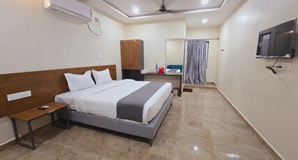 HOTEL VAAMANA STAYS Room Type - TRIPPLE DELUXE