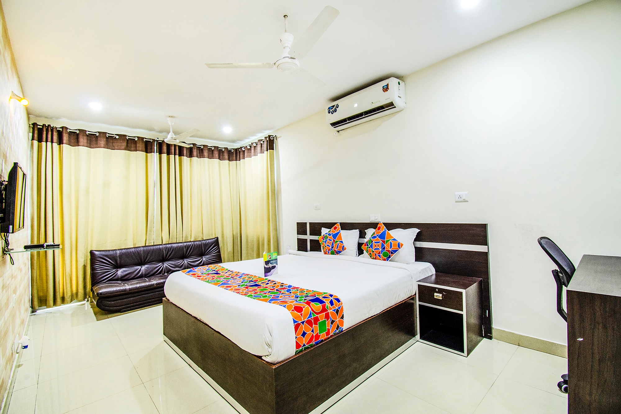 FabHotel Pride Inn - Nr. TCS Deccan Park, Hitech City - Tap to explore photos
