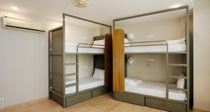 The Royalistiq Stays Room Type - 1 Bunk Bed | Deluxe 5 Bed Mixed Dorm | Shared en-suite washroom The Royalistiq Stays Room Type - 1 Bunk Bed | Deluxe 5 Bed Mixed Dorm | Shared en-suite washroom