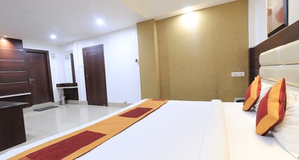 Hotel Rashmi Room Type - Deluxe Room