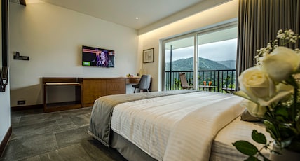 THE VIOLET THEKKADY Room Type - Superior Cottage With Balcony And Panoramic View THE VIOLET THEKKADY Room Type - Superior Cottage With Balcony And Panoramic View