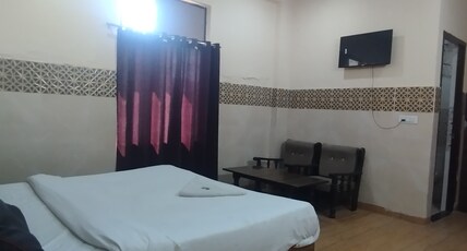 Hotel Balram Room Type - Super Deluxe Room