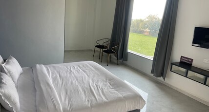Hotel Sanwariya & family restaurant Room Type - Bedroom 7