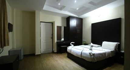 The Regency Hotel Room Type - Deluxe Room With Balcony