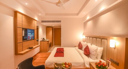 Emerald Clarks Inn Suites, Mysore Room Type - Deluxe room with King Bed