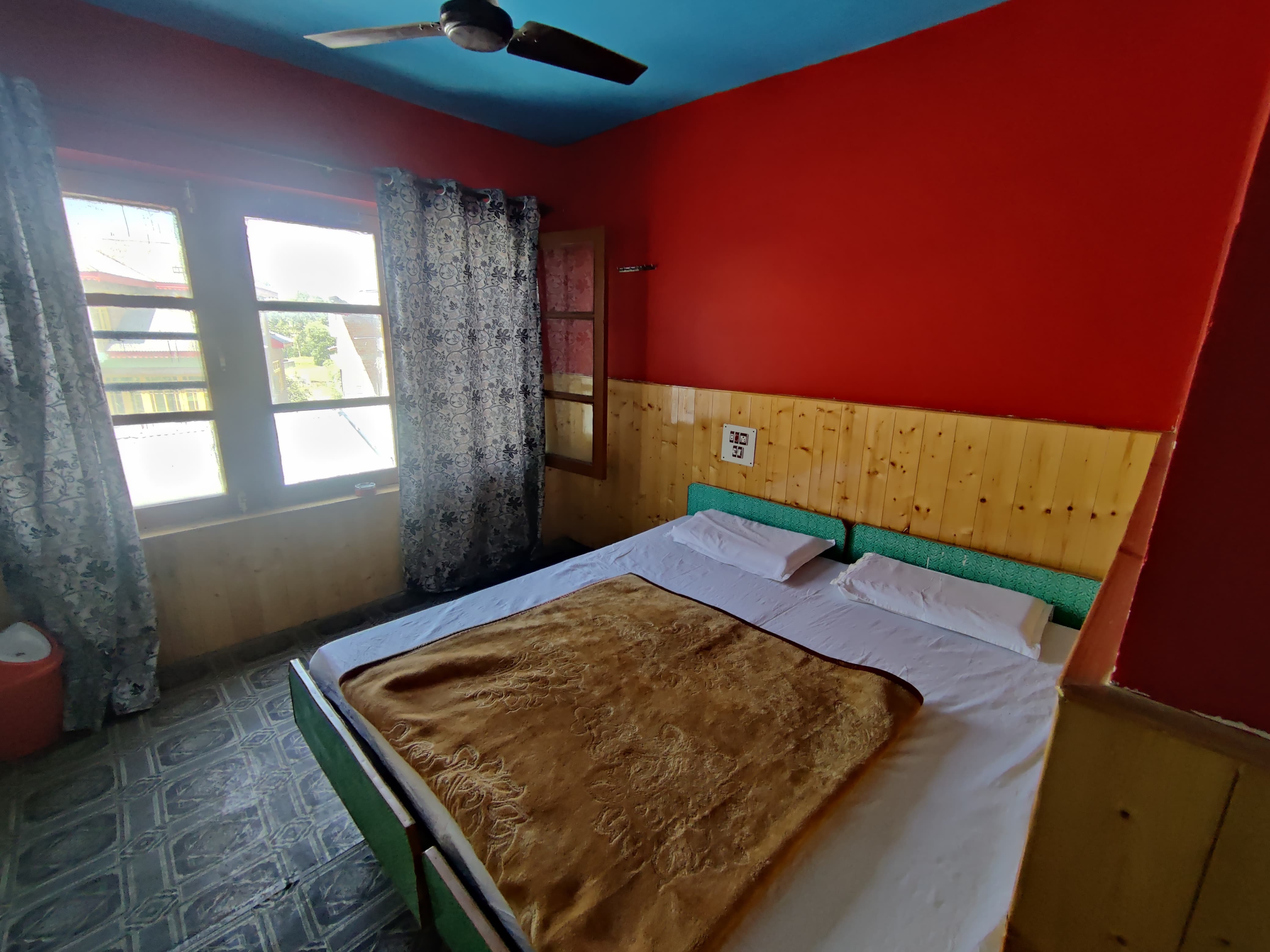 R K HOTEL QAZIGUND - Tap to explore photos