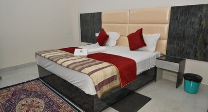 HOTEL SAI PALACE Room Type - Standard double bed room