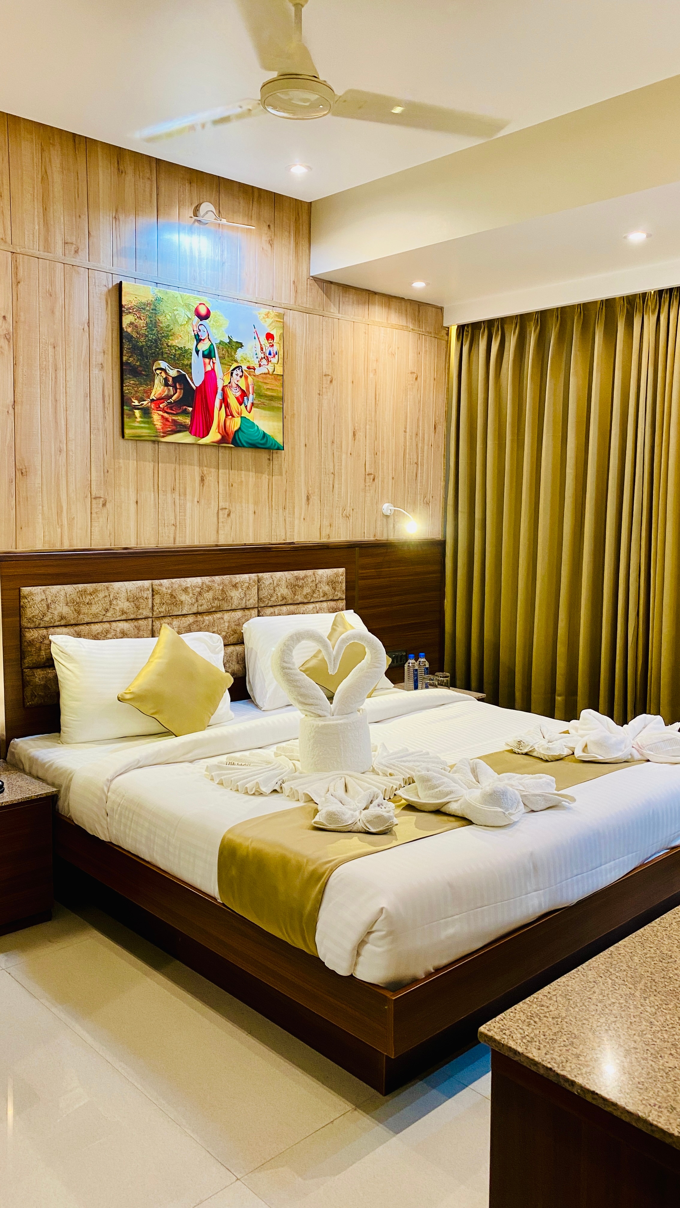 THE CLAN HOTEL - VIJAY NAGAR INDORE - Tap to explore photos