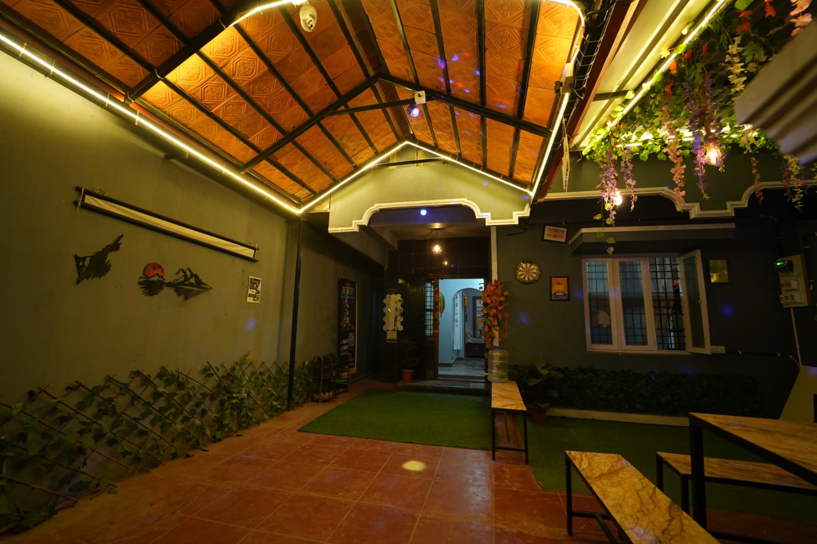 Da Java 18 hostel Chikmagalur - Tap to explore photos