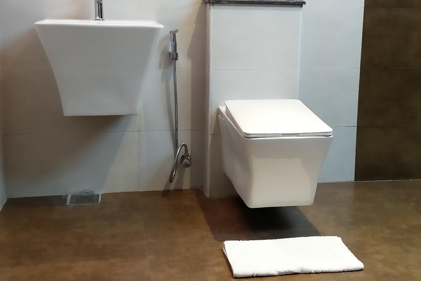 Arcot Woodlands Hotel - Tap to explore photos