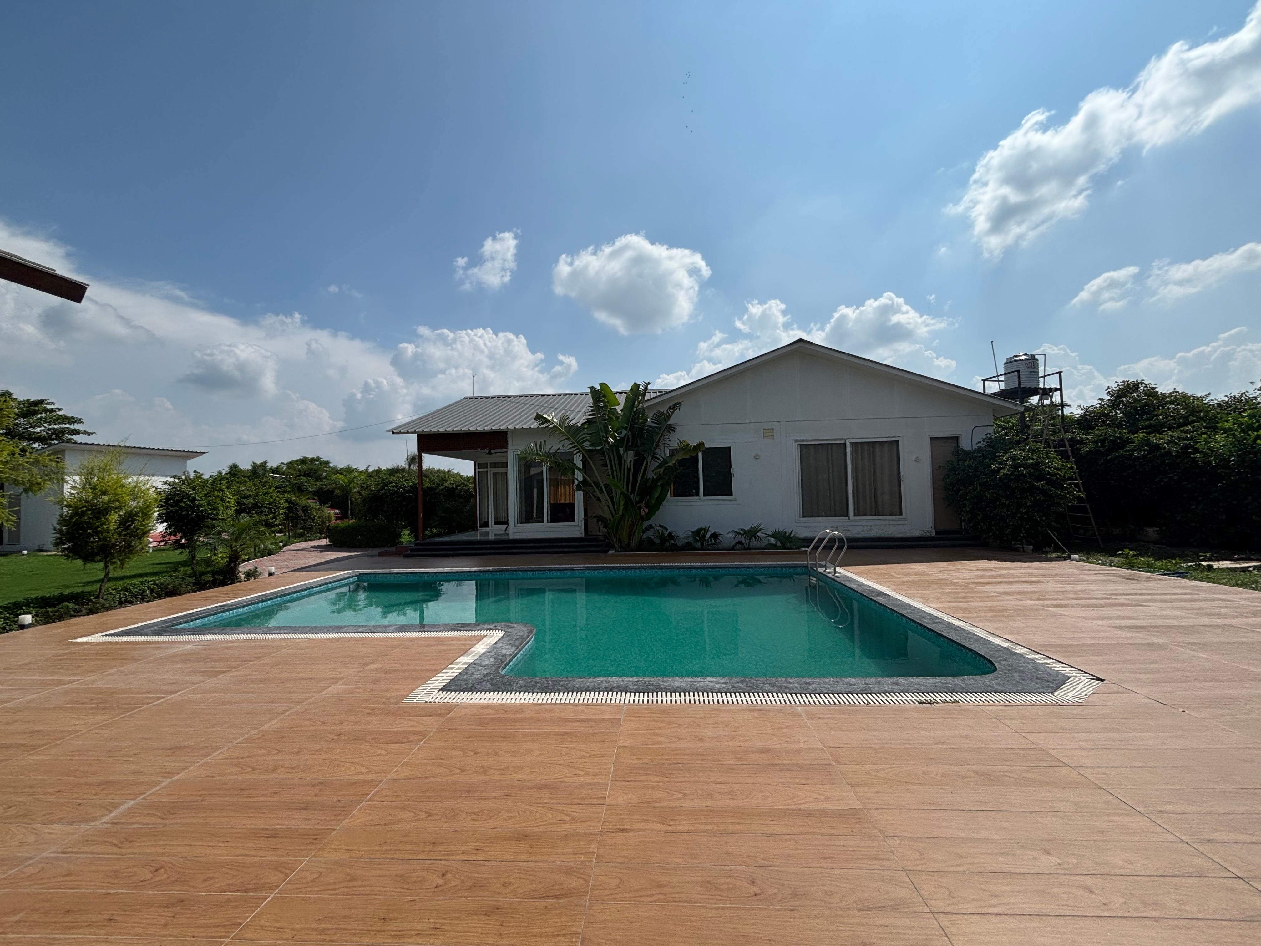 GoBravo 16 3BHK Farm with Pool - Tap to explore photos