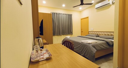Ananya Residency Manipal Room Type - Cozy Balcony Retreat-Comfort Stay