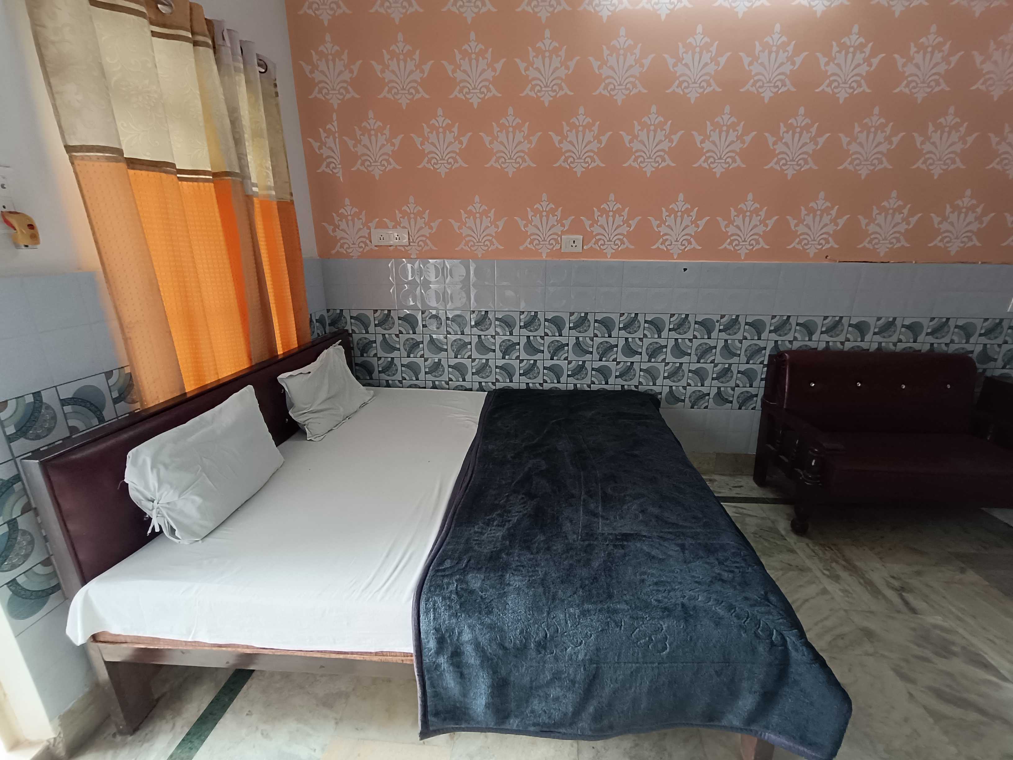 Hotel O Home Shri Hari Lodge Homestay - Tap to explore photos