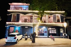The Loop - Near Auroville Bakery and Tanto Pizzeria - Main Junction