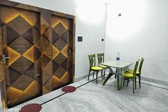 Aarvi's Homestay Entire Apartment AC Room wifi