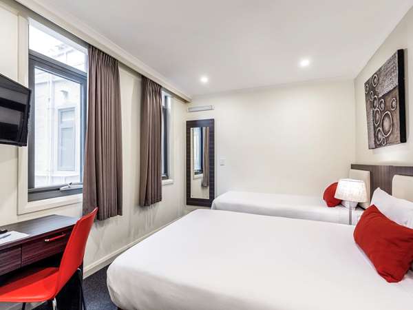 ibis Styles Kingsgate - Tap to explore photos