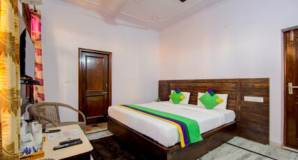 Treebo The King Mohali Room Type - Economy Room