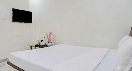 FabHotel Nutan Lodging Room Type - Deluxe Room