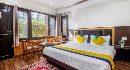 Itsy Hotels Avantika With Forest View Room Type - Economy Room