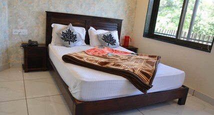 Panghat Hotel Room Type - Deluxe Room