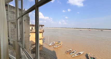 Hues Of Varanasi | By the Ganges Room Type - Vintage Deluxe Room with Massive River View