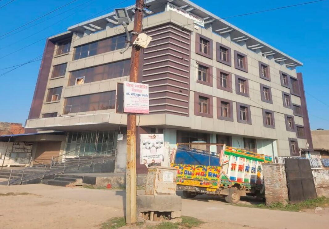 Hotel Swami Palace - Tap to explore photos