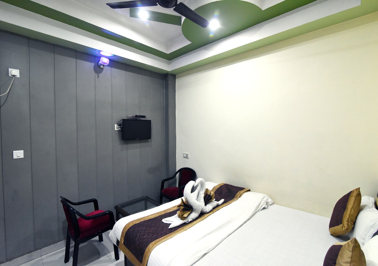 Rudraksh inn - Tap to explore photos