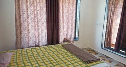 Hotel Gulab Loading and Family Restaurant Room Type - Bedroom 2