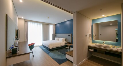 Holiday Inn Express Hefei High Tech Room Type - 1 King Bed Standard Accessible